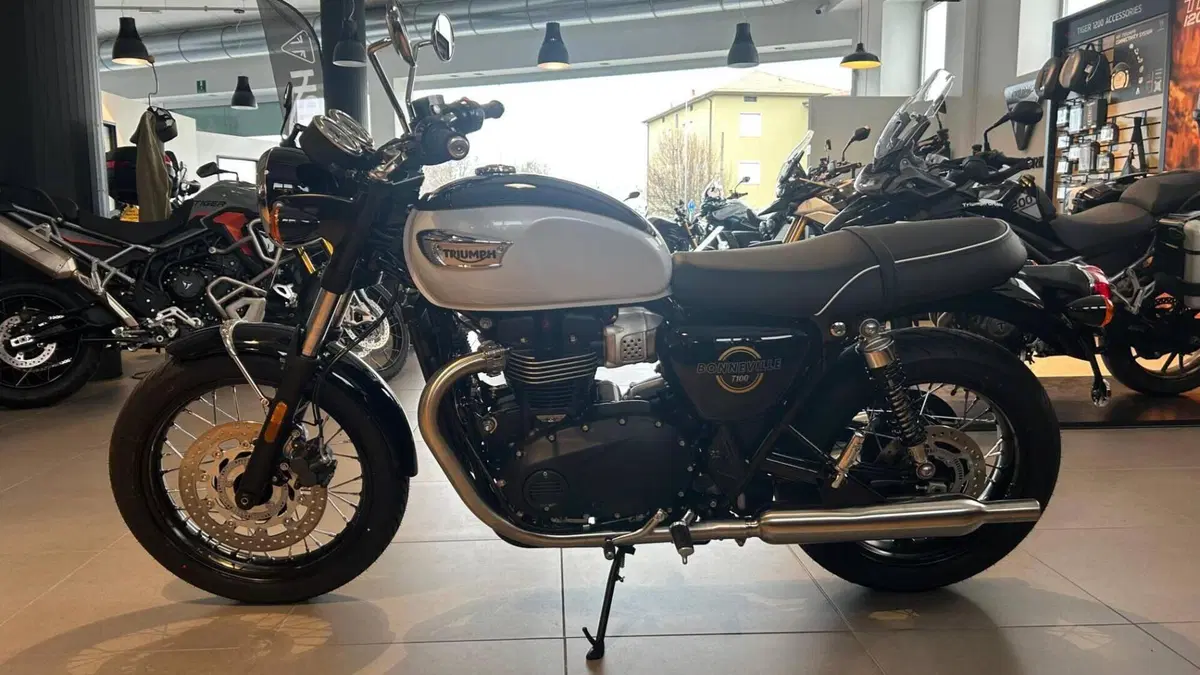 Triumph Bonneville T100 (2026)  (3)