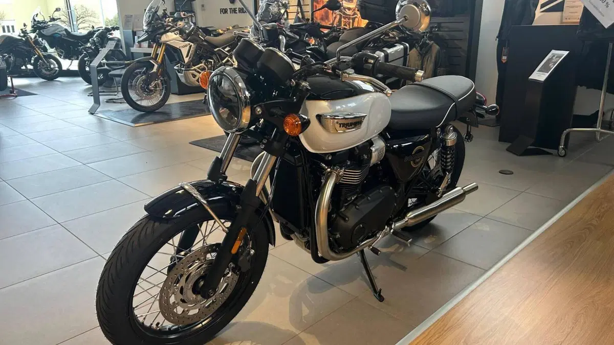 Triumph Bonneville T100 (2026)  (4)