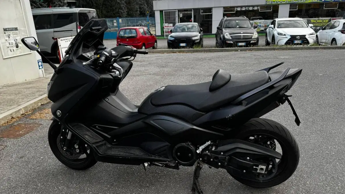 Yamaha T-Max 530 (2015 - 16)  (4)