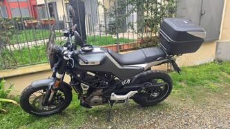 Husqvarna Svartpilen 401 (2021 - 23) usata