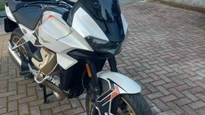 Moto Guzzi V100 Mandello (2022 - 24) 