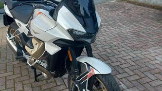 Moto Guzzi V100 Mandello (2022 - 24)