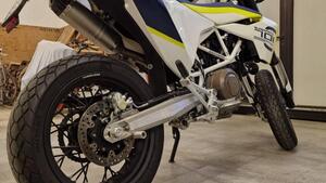 Husqvarna 701 Supermoto (2017 - 19) 