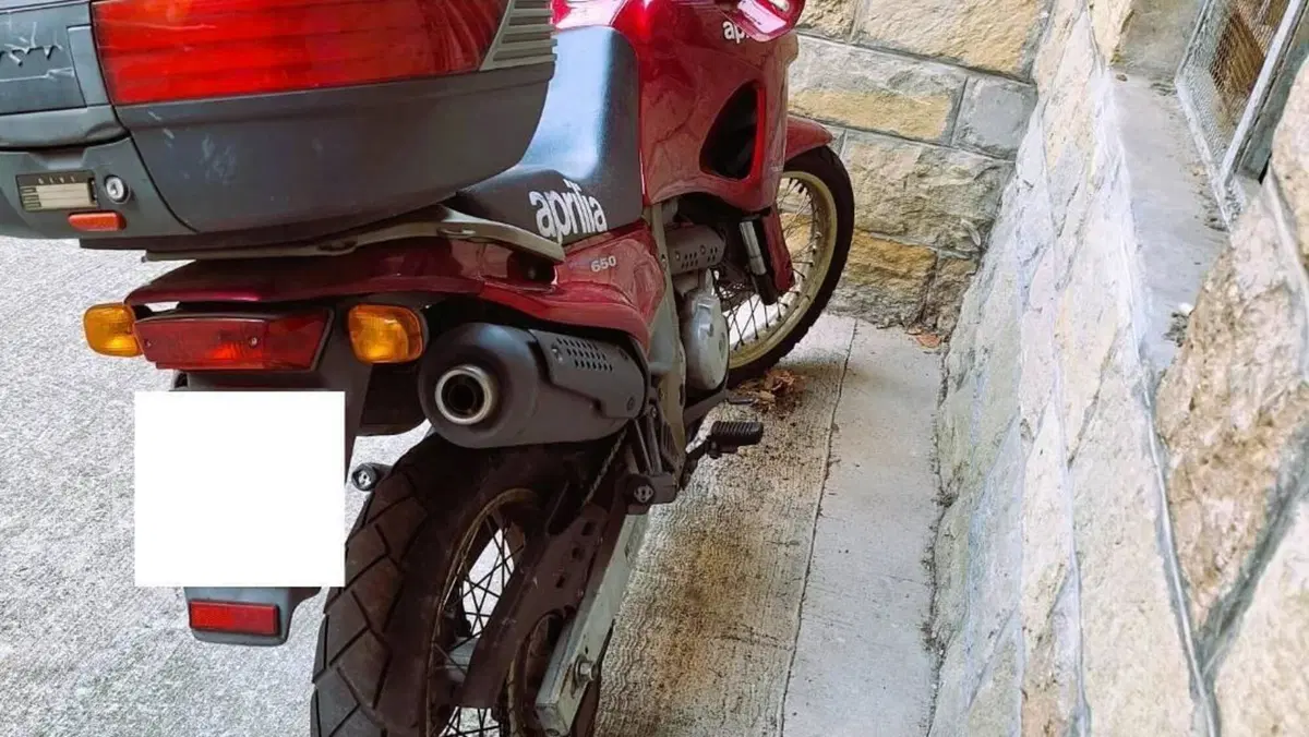 Aprilia   (2)