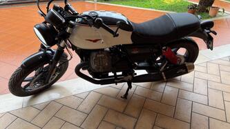 Moto Guzzi V7 Stone Ten (2024 - 25)