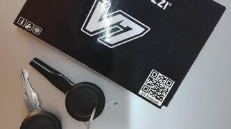 Moto Guzzi V7 Stone Corsa (2023 - 25) usata