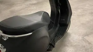 Piaggio Vespa 125 Primavera  (2)