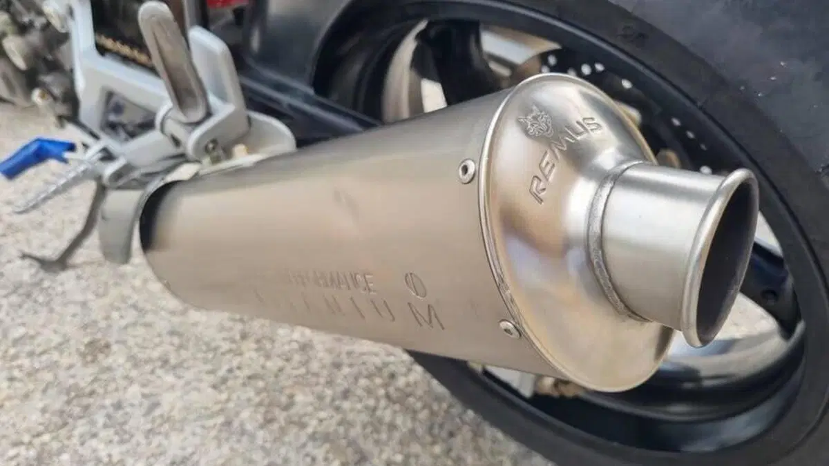 Ducati Monster 900 I.E. (1999 - 02)  (8)