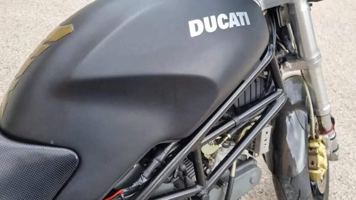 Ducati Monster 900 I.E. (1999 - 02)  (14)
