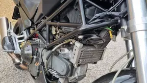 Ducati Monster 900 I.E. (1999 - 02)  (15)