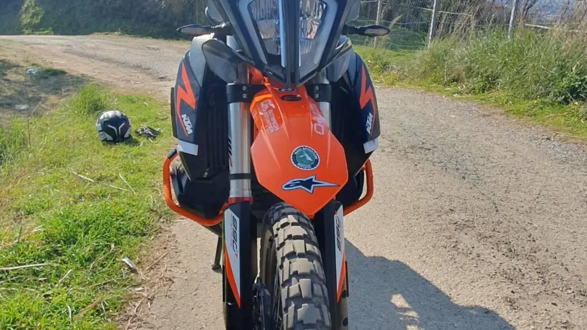 KTM 890 Adventure R (2022)  (4)