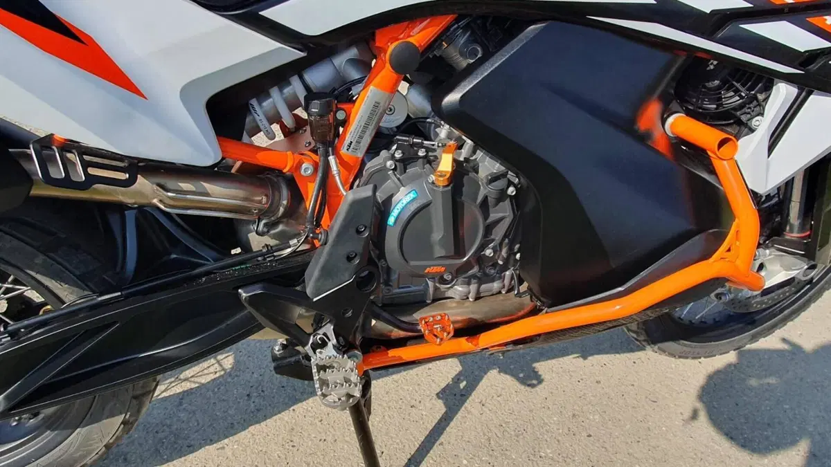 KTM 890 Adventure R (2022)  (6)