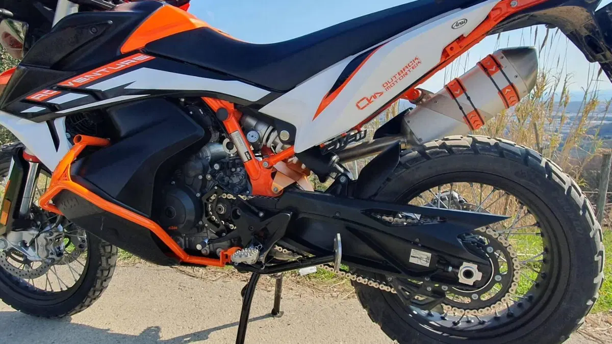 KTM 890 Adventure R (2022)  (7)