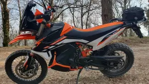 KTM 890 Adventure R (2022)  (11)