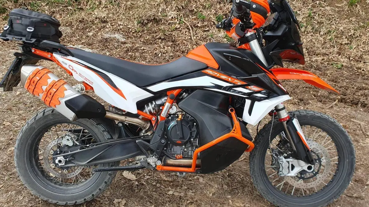 KTM 890 Adventure R (2022)  (12)