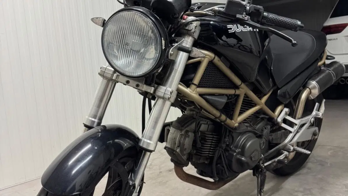 Ducati Monster 600 City Dark (1998 - 02)  (5)