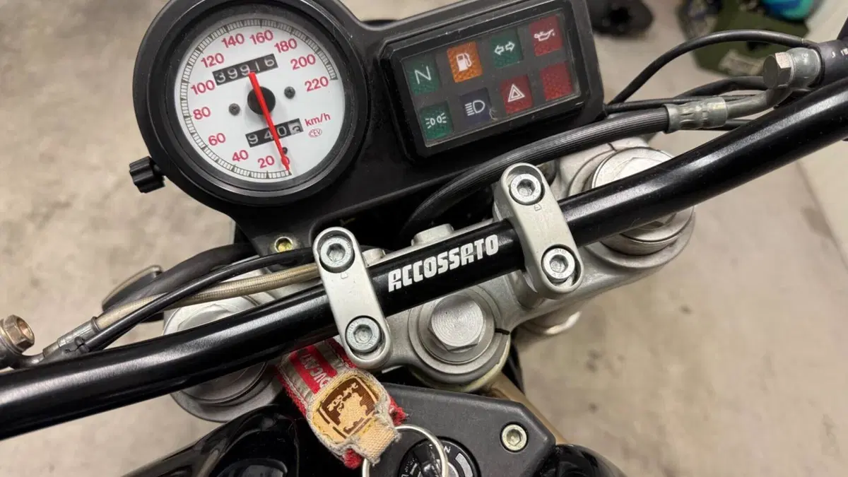 Ducati Monster 600 City Dark (1998 - 02)  (8)