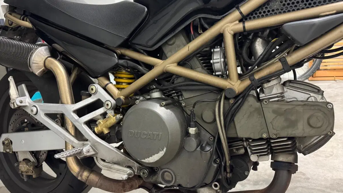 Ducati Monster 600 City Dark (1998 - 02)  (10)