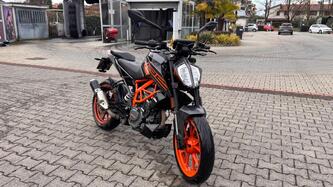 KTM 125 Duke (2021 - 23) usata