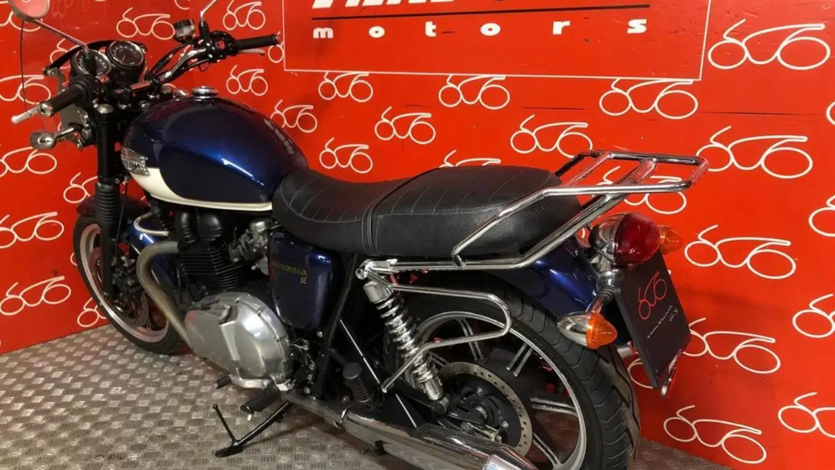 Triumph Bonneville SE (2009 - 13)  (4)