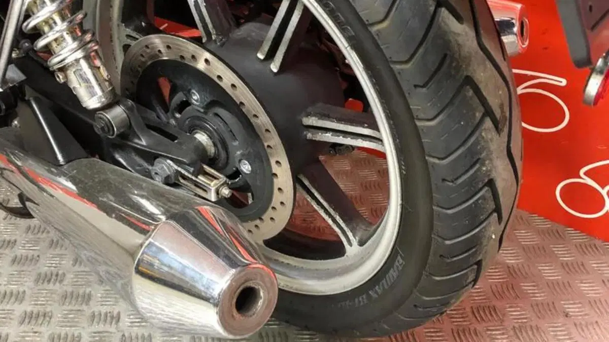 Triumph Bonneville SE (2009 - 13)  (6)