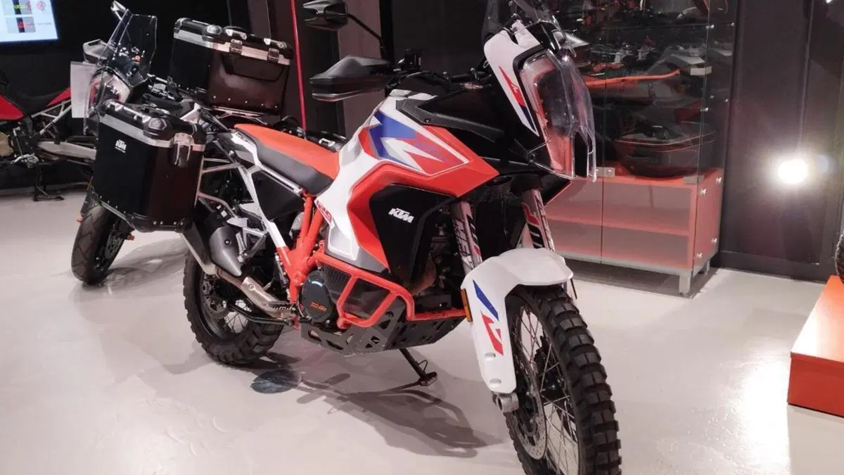 KTM 1290 Super Adventure R (2022 - 25)  (2)