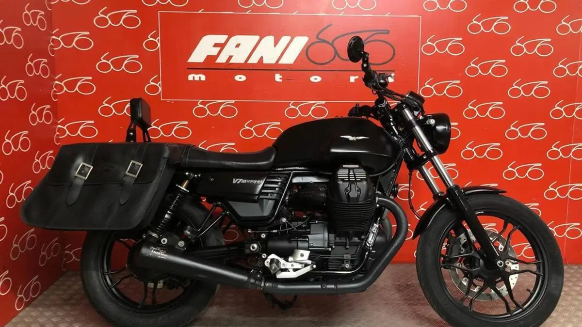 Moto Guzzi V7 III Stone (2017 - 20) 