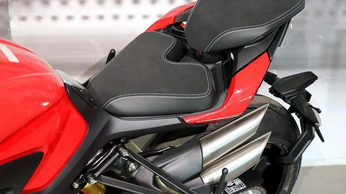 MV Agusta Brutale 1000 RS (2022 - 26)  (3)