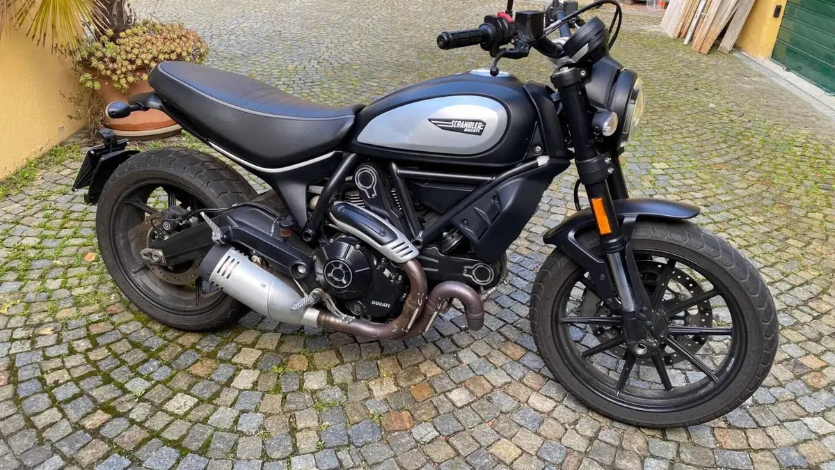 Ducati Scrambler 800 Icon Dark (2020)  (2)