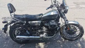 Moto Guzzi V9 Roamer (2021 - 24)  (2)