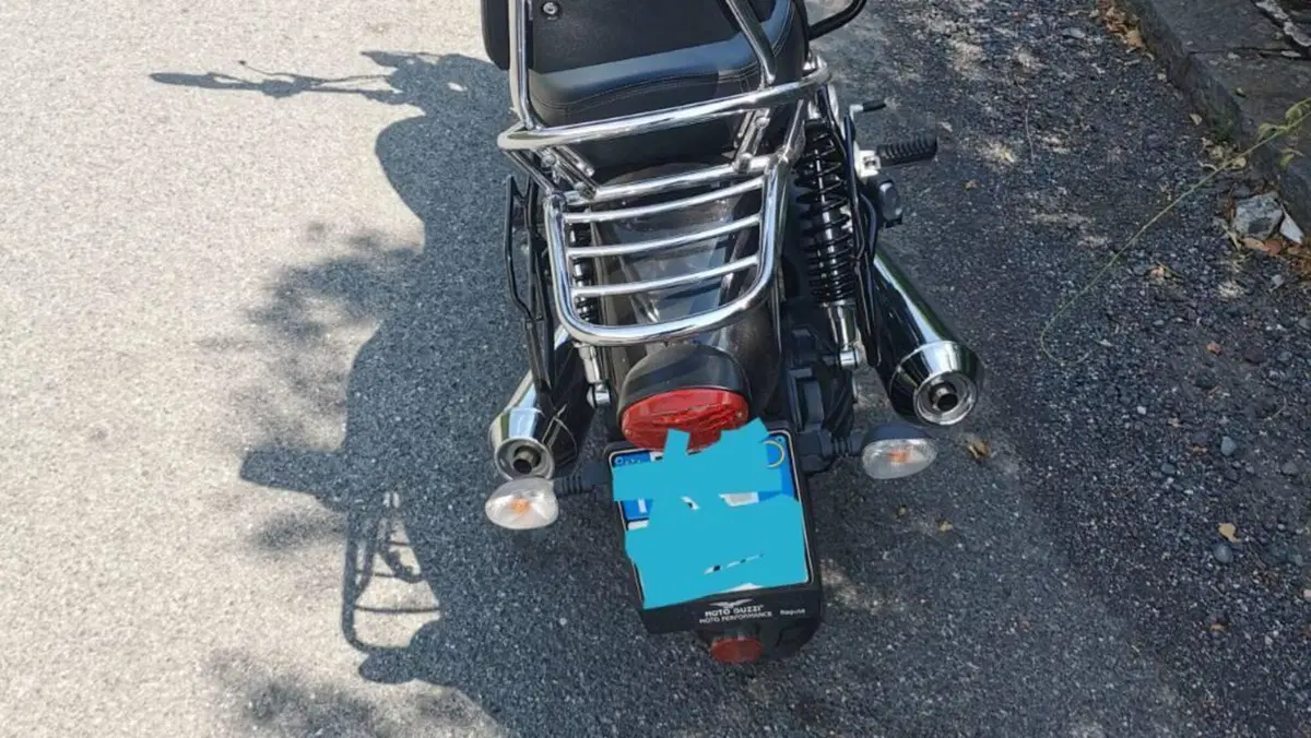 Moto Guzzi V9 Roamer (2021 - 24)  (3)
