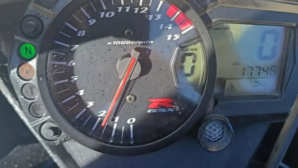 Suzuki GSX-R1000 (2005 - 06)  (3)