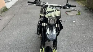 Fantic Motor XMF 125 Motard Performance 4T (2023 - 24)  (5)