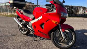Honda VFR 800 (1998 - 01) usata