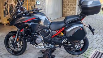 Ducati Multistrada V4 S Grand Tour (2024) usata
