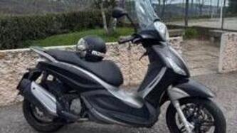 Piaggio Beverly 350 SportTouring ie ABS (2011 - 17) usata