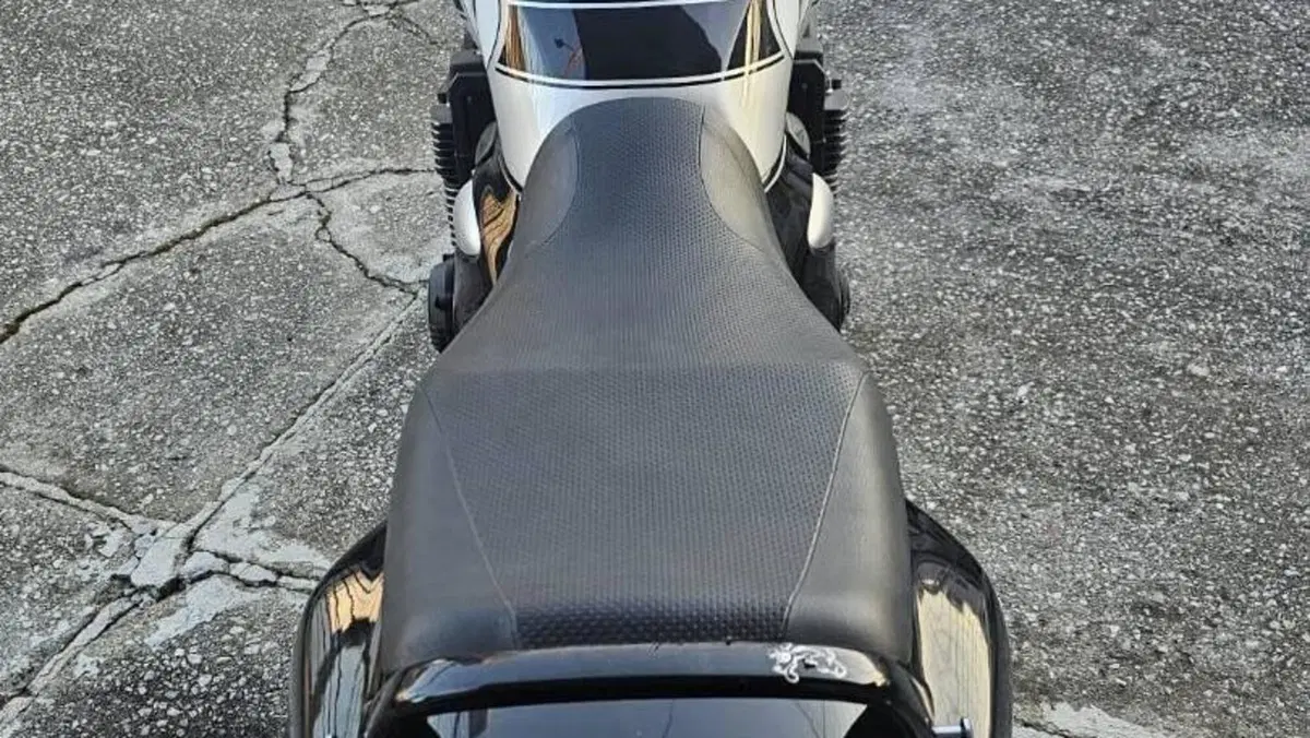 Yamaha XJR 1300 (2006 - 14)  (2)