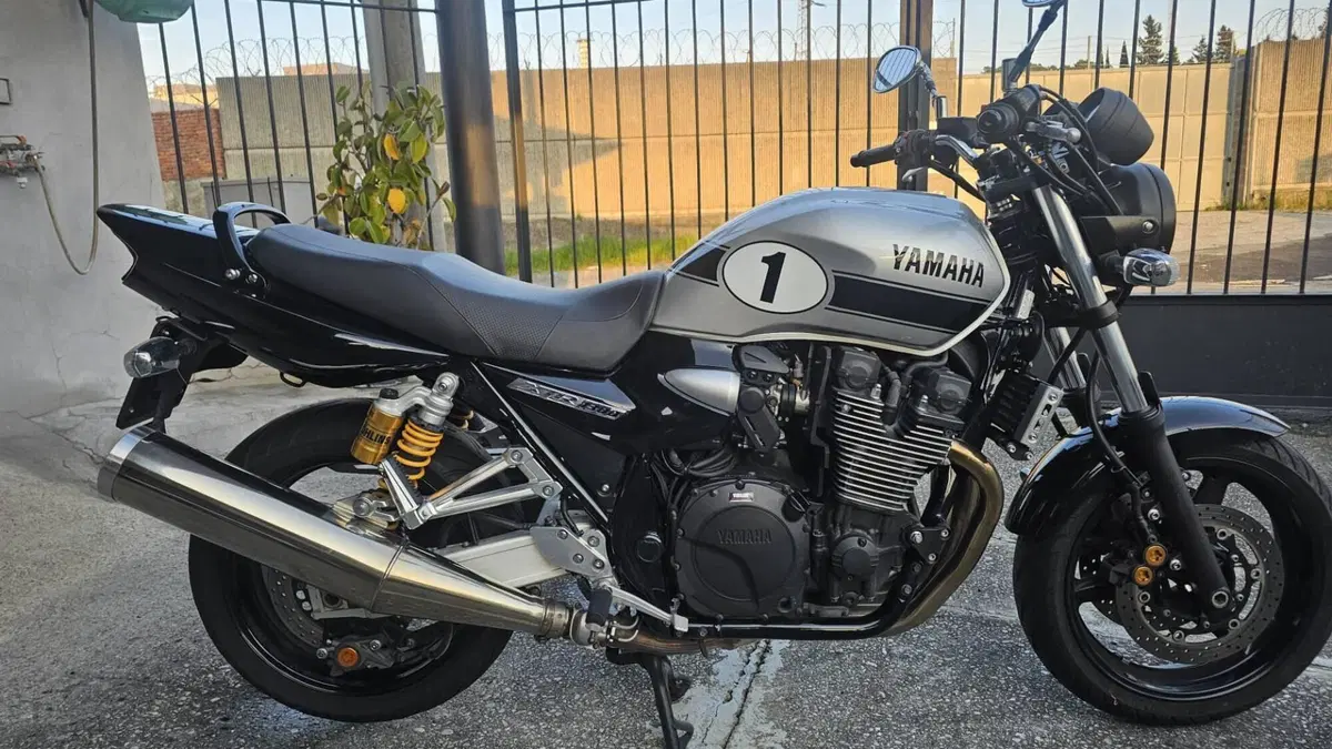 Yamaha XJR 1300 (2006 - 14)  (5)