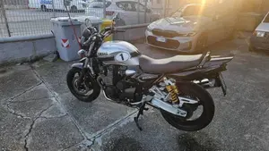 Yamaha XJR 1300 (2006 - 14)  (6)