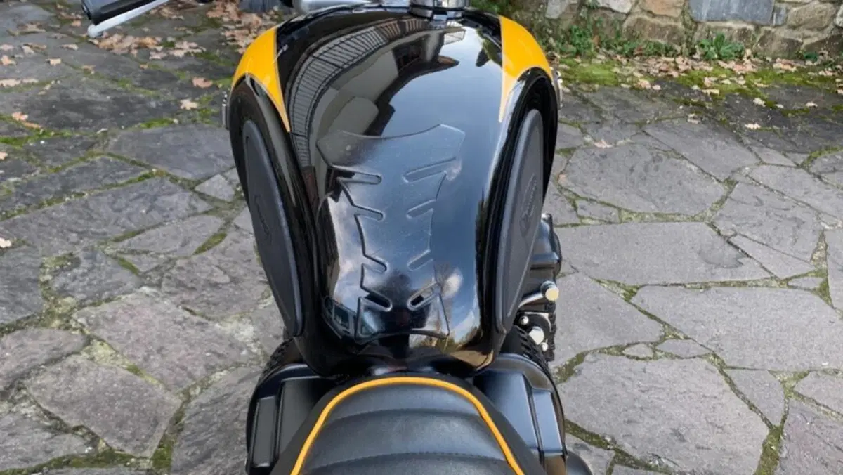 Triumph Thunderbird 900 Sport (2003 - 04)  (4)