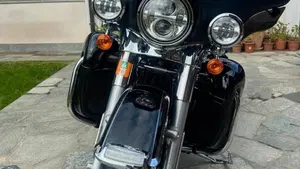 Harley-Davidson 107 Electra Glide Ultra Limited (2017 - 18) - FLHTK  (3)