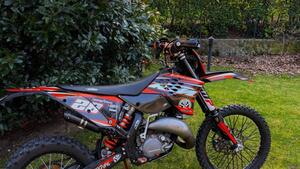 KTM 125 EXC Six Days (2010) 