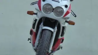 Yamaha FZR 600 epoca