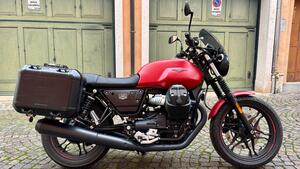 Moto Guzzi V7 III Stone (2017 - 20) 