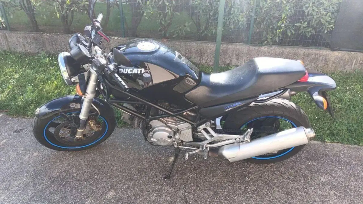 Ducati Monster 400 (2000 - 02)  (3)