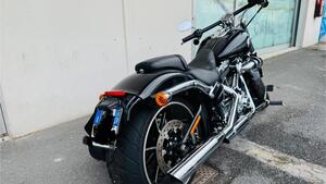 Harley-Davidson 1690 Breakout (2013 - 17) - FXSB 