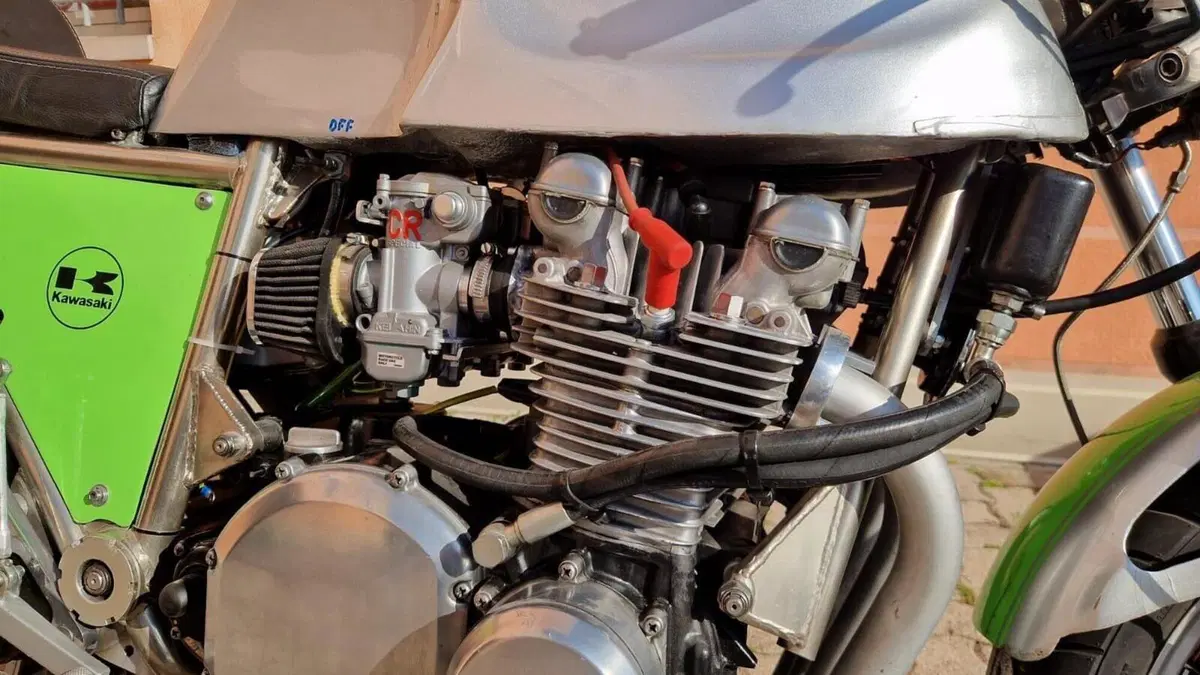 Kawasaki   (4)
