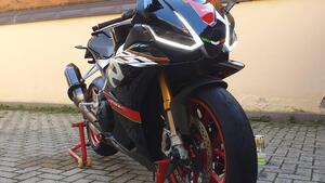 Aprilia RSV4 1100 Factory (2021 - 24) 