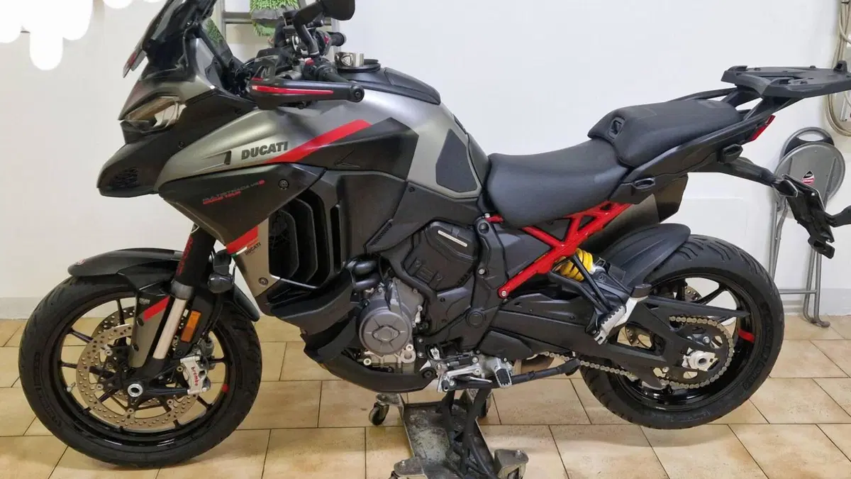 Ducati Multistrada V4 S Grand Tour (2024)  (2)
