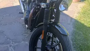Triumph Speed Twin 900 Stealth Edition (2024) 